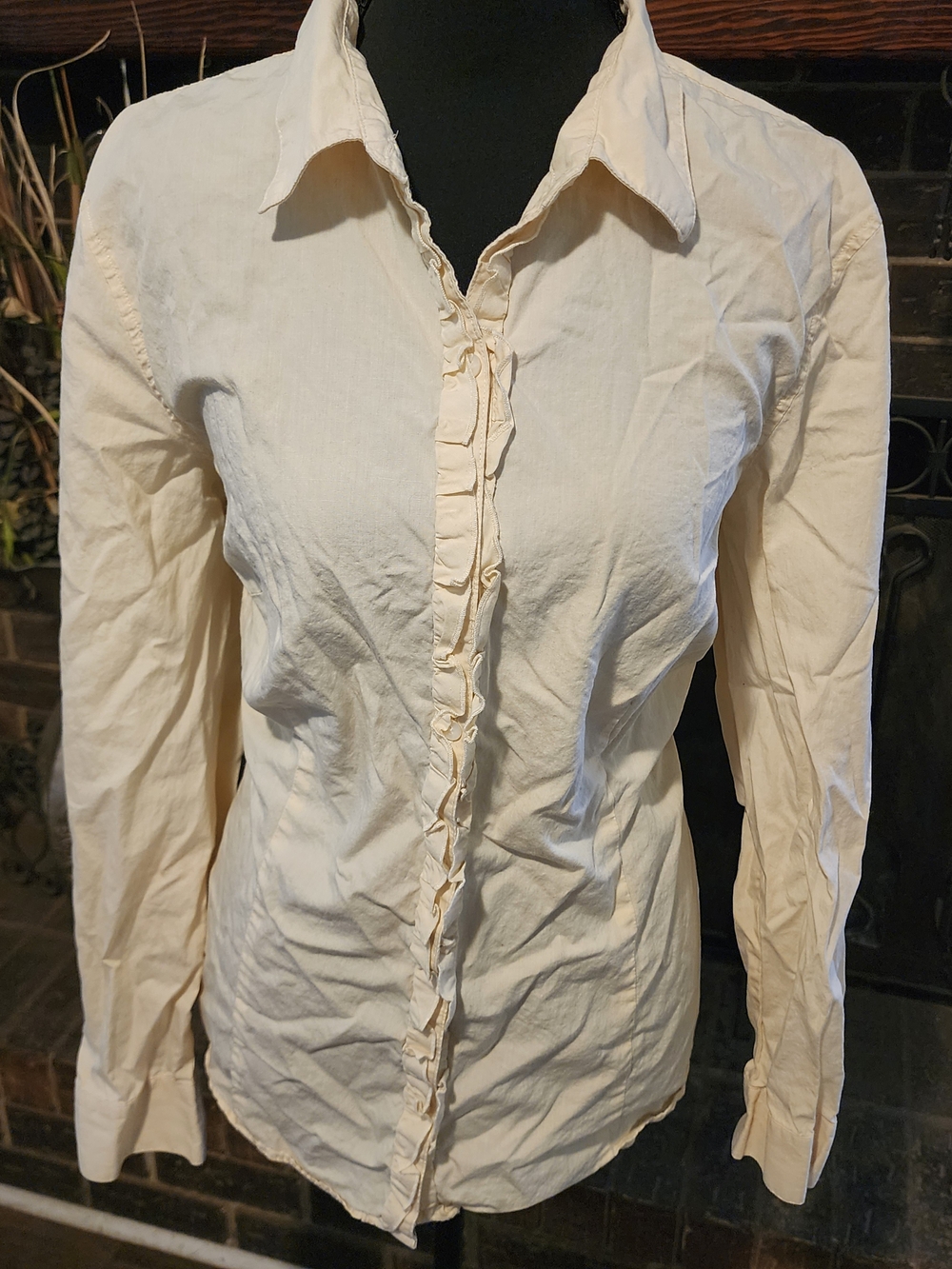 Women's Cream Ruffle-Trim Button-Up Shirt